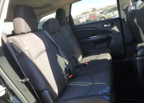 2015 Dodge Journey Sxt z USA, uszkodzony, nr VIN 3C4PDCBGXFT675543